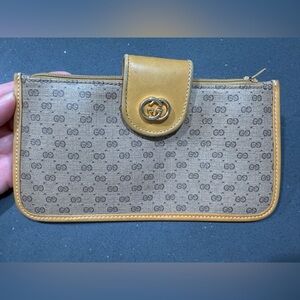GUC Gucci Clutch + COA
